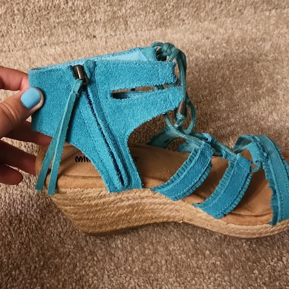 Minnetonka Women's Turquoise Blue Espadrille Wedge Sandals Shoes Size 8